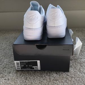 BRAND NEW! Nike Women’s Air Force 1 Sage Low (7.5)